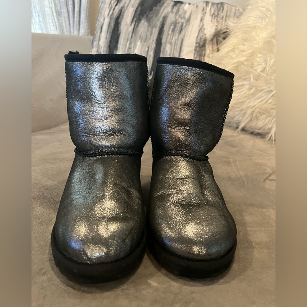 UGG Metallic Shimmer Short Boots 1000792 Black Gray size 6